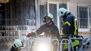 Спасатели вынесли тела погибших из многоэтажки в Вильнюсе, где ликвидирован пожар