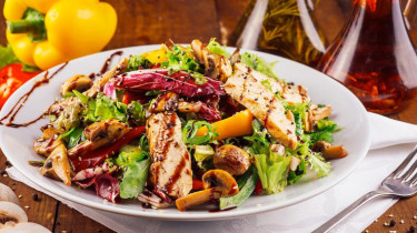 Теплые салаты для холодного времени года