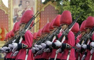 День рождение короля Тайланда - страны улыбок и свободных людей, сотрясаемой военным переворотом
