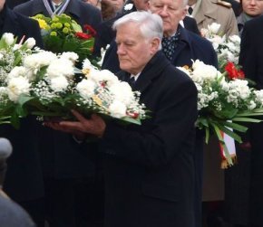 В.Адамкус: "Для виновников событий 13 января срока давности не существует"