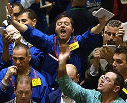 Биржевые рынки продолжает лихорадить