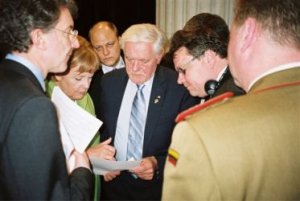 Президент Литвы просит за Грузию и Украину