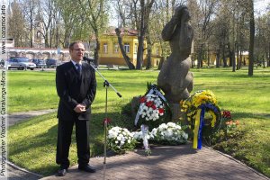 Митинг в память жертв Чернобыля в Вильнюсе