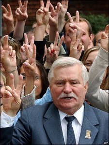 Скандалы вокруг Леха Валенсы не кончаются