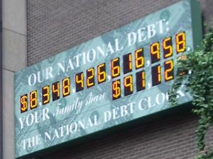 Табло, отсчитывающее размер национального долга США, зашкалило 