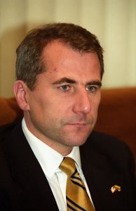 В.Ушацкас обещает сохранить преемственность во внешней политике