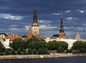 Латвийская экономика «проваливается в бездну»