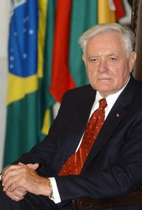 Президент Литвы призывает к активности на выборах в ЕП