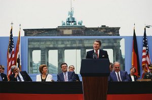 Как Хрущев и Ульбрихт строили Берлинскую стену
