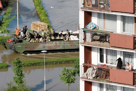 Мощнейшая буря обрушилась на Варшаву, залито метро