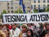 Тысяча педагогов на митинге в Вильнюсе требовали повышения зарплат