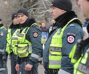 В Словению отправились еще десять литовских полицейских