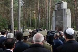 В Литве вспоминают жертв геноцида евреев (дополнено)