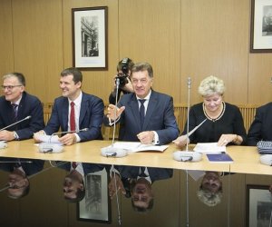 Кандидаты в министры от СДПЛ - Л. Линкявичюс, Д. Пятрошюс, М. Синкявичюс (дополнено)