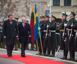 Министр обороны Швеции: нам нужно действовать сообща 