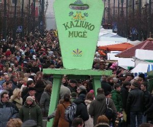 На ярмарке Казюкаса в Вильнюсе - особое внимание столетию Литвы