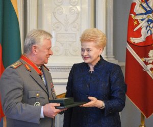 Главе Бундесвера вручена государственная награда Литвы (обновлено)