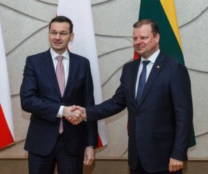 СМИ стало известно о незаявленной встрече премьеров Литвы и Польши