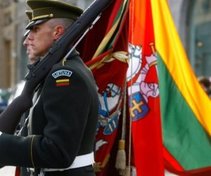 Минобороны Литвы предлагает улучшить соцзащиту военных и повысить им зарплату 