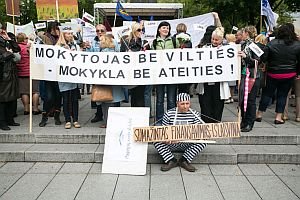 Педагоги около 50-ти учреждений Литвы проведут забастовку