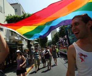 В Вильнюсе - символический пешеходный переход - напоминание о правах ЛГБТ