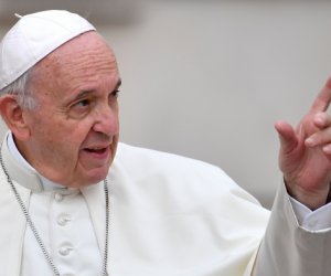 Мир ждет, заговорит ли папа в Литве о скандале с сексуальными домогательствами