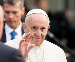 Папа Франциск попрощался с Литвой
