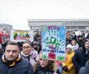 В театре абсурда играют все