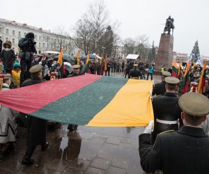 Литва отмечает День флага