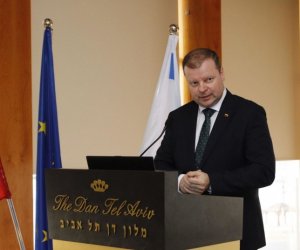 Премьер Литвы, находящийся в Израиле, призвал не мириться с антисемитизмом