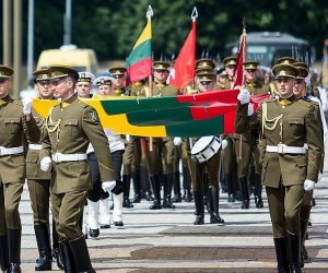 В Литве отмечается День траура и надежды