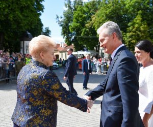 Скромность украшает не всегда