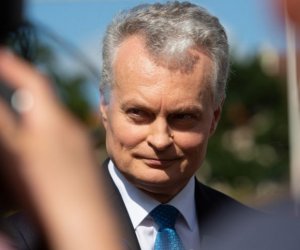 Г.Науседа: надо начинать с налога на роскошь