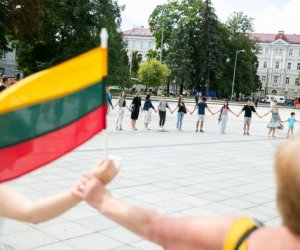 Страны Балтии, Польша и Румыния призывают ЕС расследовать преступления сталинизма