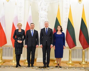 В Литву с двухдневным визитом прибыл президент Польши
