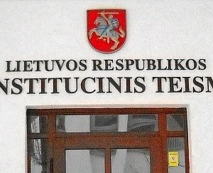 Сейм Литвы обратился в КС относительно ограничения обысков судей