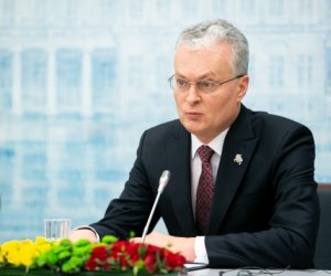 Президент Литвы: Россия пытается переписать историю