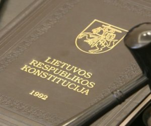 КС принял просьбу Сейма рассмотреть дело об ограничении обысков у судей