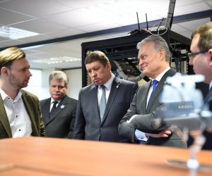 Президент посетил Центр кибербезопасности в Каунасе и призвал двигаться вперед