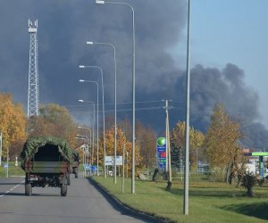 В связи с пожаром на Ekologistika предъявлены подозрения двум инспекторам по охране природы