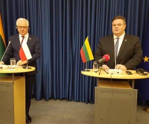 Литва и Польша дадут отпор попыткам России "переписать историю"