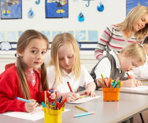 Минобразования: три четверти школ Литвы завершат учебный год в удаленном режиме 