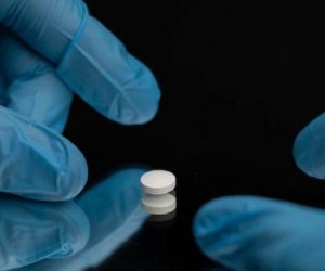 ВОЗ приостановила испытания двух препаратов от коронавируса