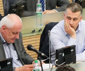 Глава комитета Cейма Литвы В. Ажуолас подтвердил опрос в качестве свидетеля (дополнено)