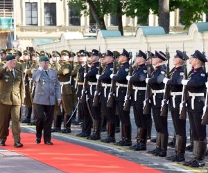 В Литве находится глава штаба Объединенных сил НАТО в Брюнсюме