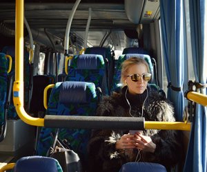 Минздрав Литвы: для пассажиров общественного транспорта рекомендуются маски и только сидячие пассажиры