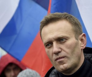 Навальный - в реанимации с подозрением на отравление