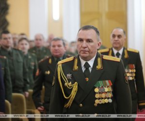 Министр обороны Беларуси допускает гражданскую войну 