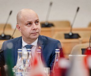 Литва предлагает Латвии и Эстонии повысить планку для применения обязательной самоизоляции