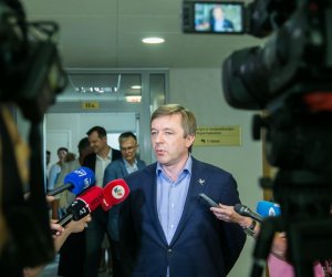 Р. Карбаускис, отказавшийся от депутатского мандата, остается в политике